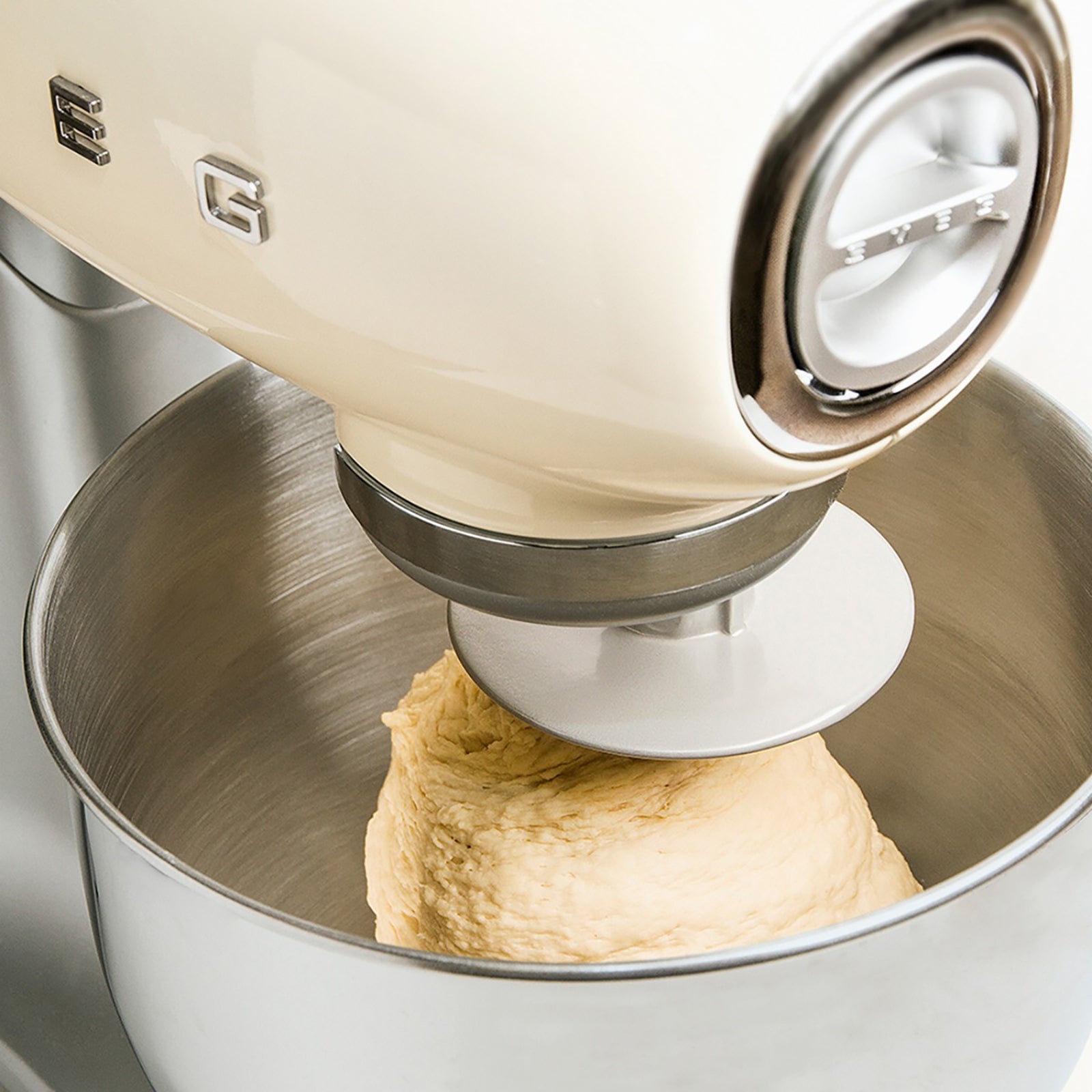 Smeg Hamur Karıştırma Makinesi Cream SMF02CREU